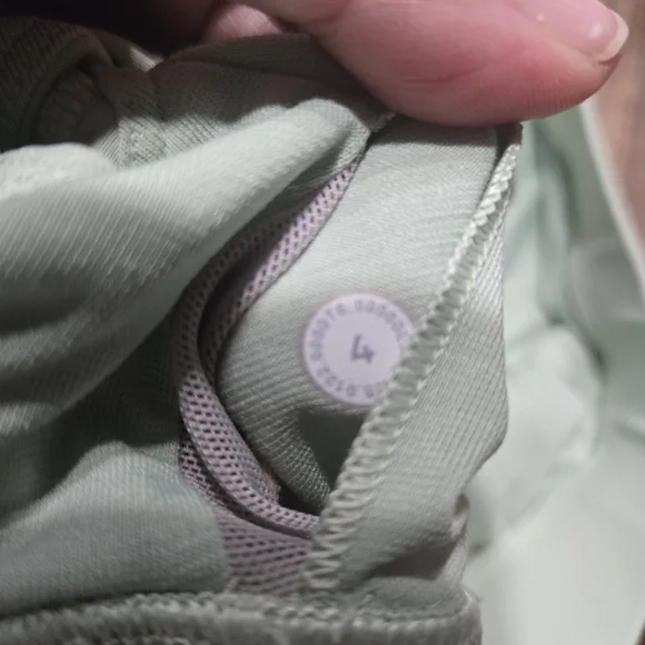Lululemon Athletica Light Green Energy Sports Bra - Picture 4 of 4